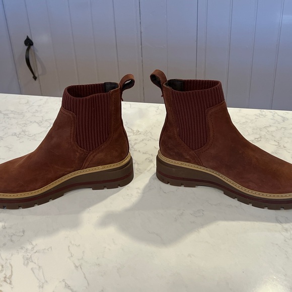 Timberland Women's Cervinia Valley Chelsea Boot, Size 6, NWOT - Picture 8 of 11